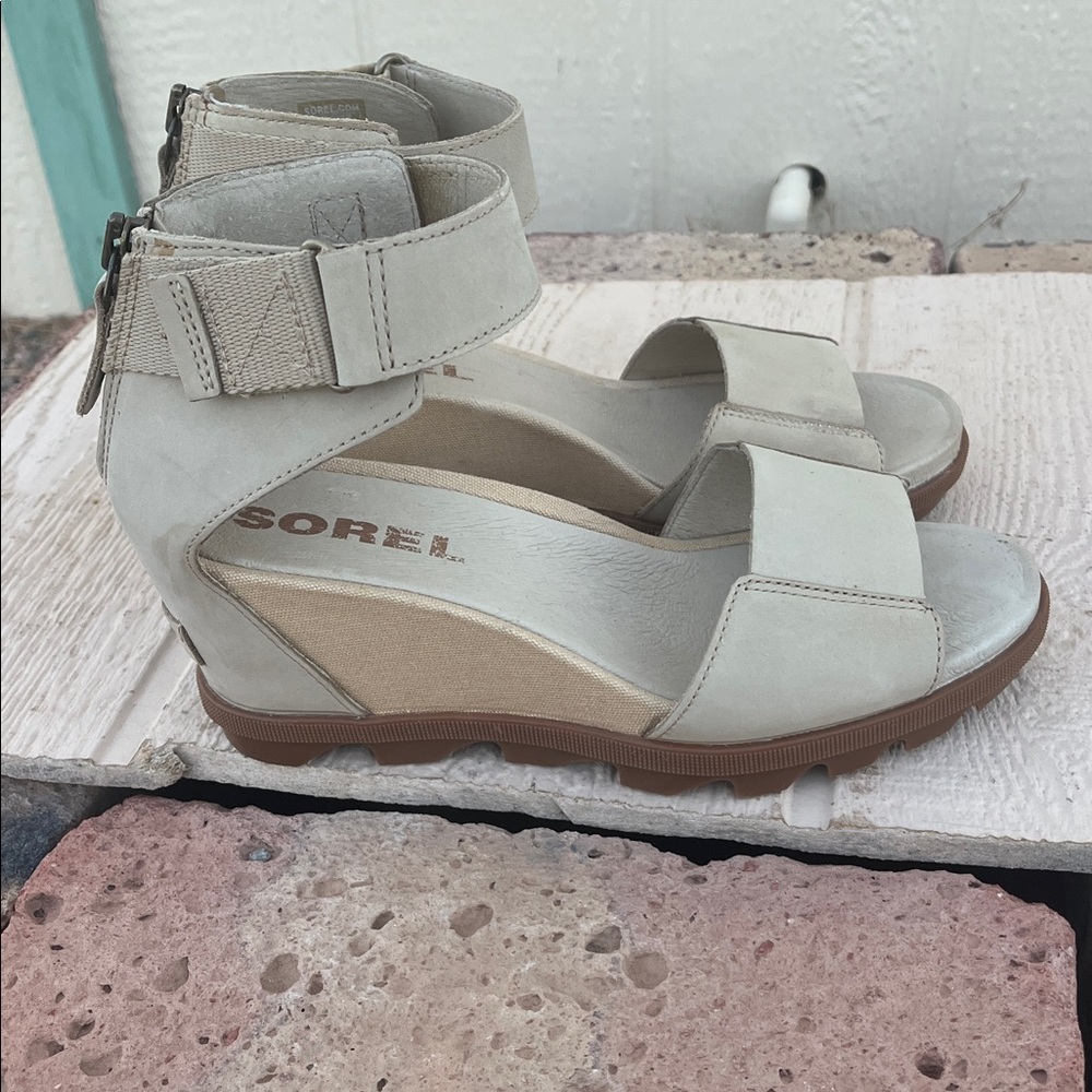 SOREL Joanie II Ankle Strap Wedge Sandals‎ Gray Leather Women's 9 Rugged Sole